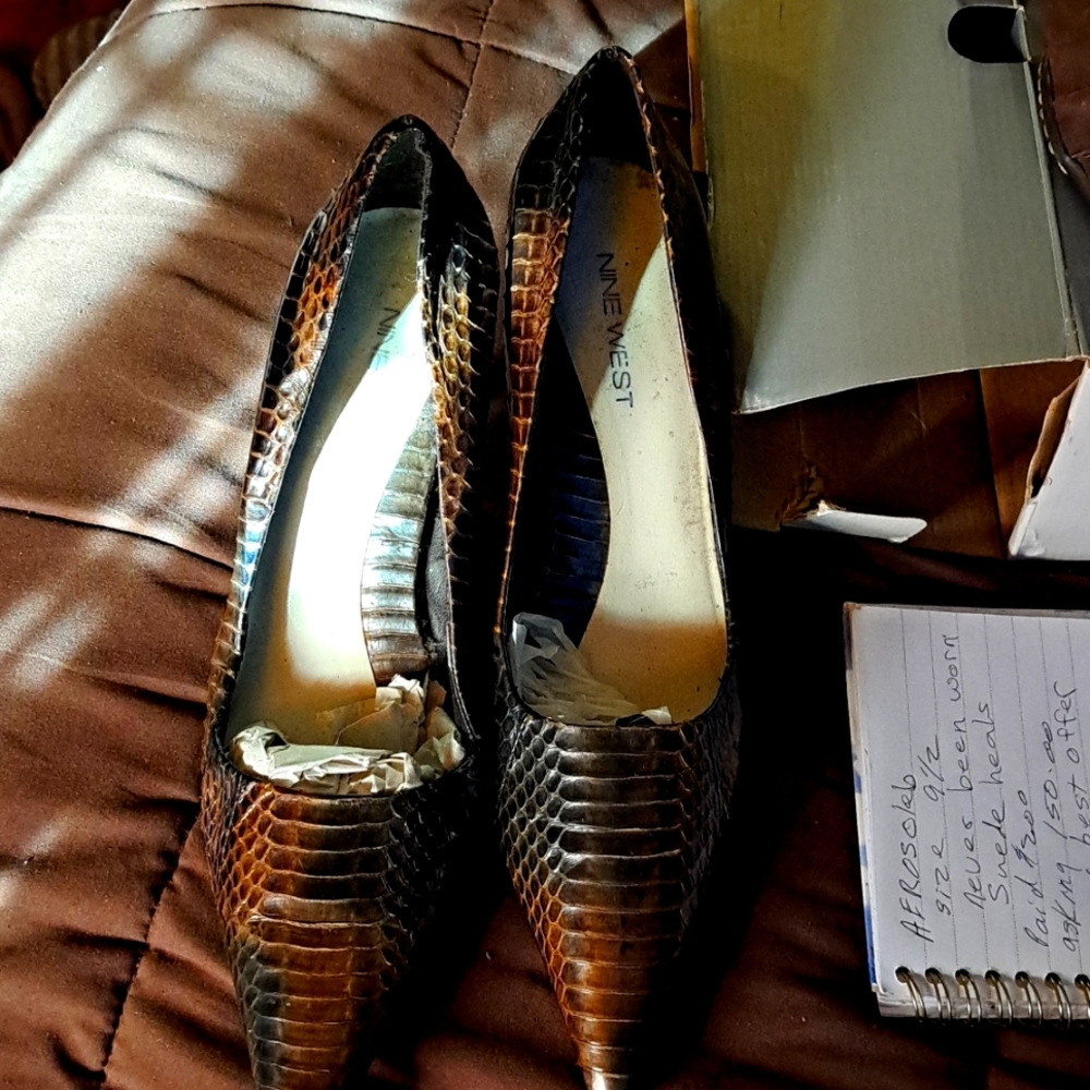 multicolored brown leather heels size 10 medium.